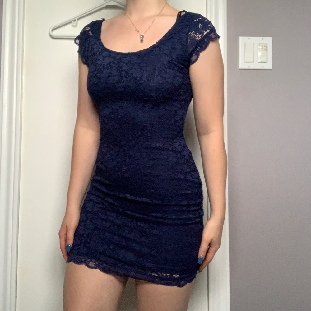 3/$20! ✨ Small navy blue lace F21 bodycon dress
